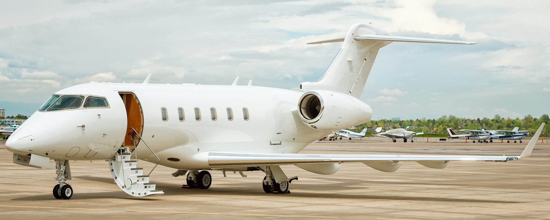 Flying In Luxury The Challenger 300 Aircraft